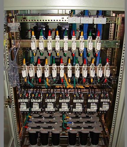  高壓配電柜電容一般多久更換？